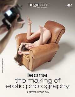 Leona, kurianti erotinę fotografiją