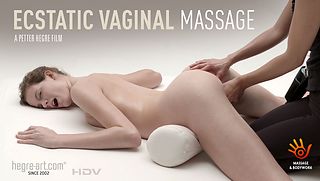 Massage vaginal, visage orgasmique